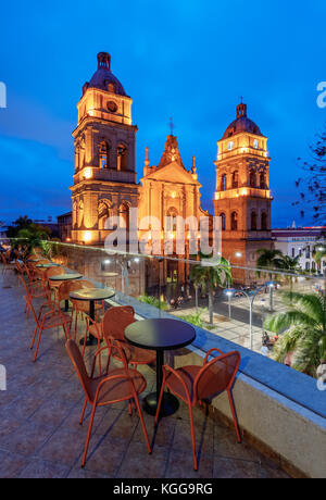 Dom Basilika St. Lawrence, Dämmerung, 24 de Septiembre Square, Santa Cruz de la Sierra, Bolivien Stockfoto