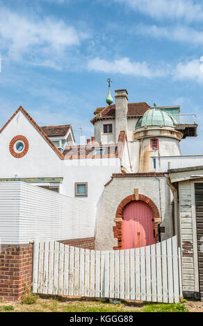 Windmühle in Aldeburgh eine Küstenstadt in Suffolk, East Anglia, England umgewandelt. Stockfoto