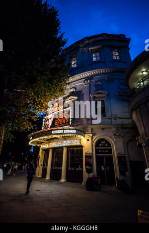 Die Playhouse Theatre im West End, London, Derren Brown U-Show. Stadt von Westminster, London. Dunklen Abend Stockfoto