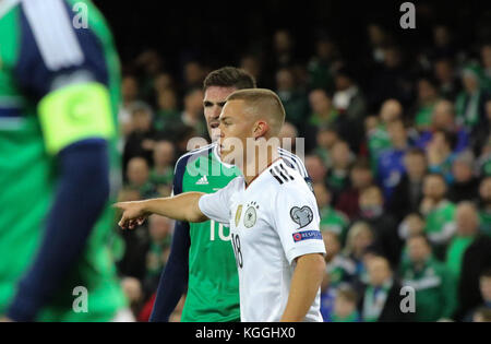 Deutschlands Joshua Kimmich (18), die in Aktion gegen Nordirland im Windsor Park von Belfast, 05. Oktober 2017. Stockfoto