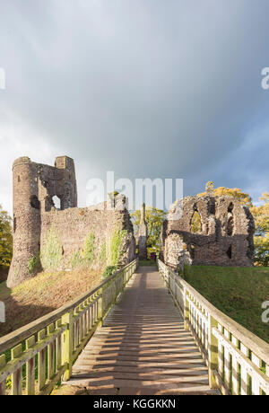 Herbst bei Grosmont Schloss, "Castell y Grysmwnt' Grosmont, Monmouthshire, Wales, Großbritannien Stockfoto