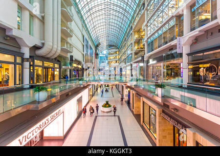 Toronto, Kanada - 11.Oktober 2017: Innenraum des Eaton Center Mall in der Stadt Toronto, Kanada Stockfoto