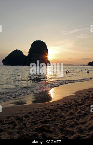 Sonnenuntergang über Krabi Stockfoto