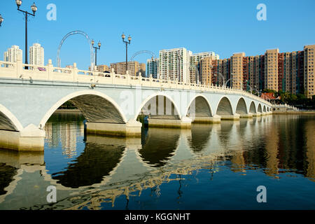 Bogenbrücke in Hong Kong Stockfoto