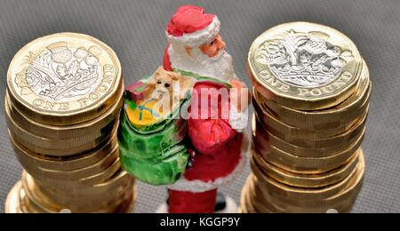 Santa Claus Weihnachten Geld Stockfoto