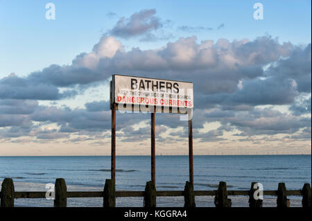 Anmelden Littlehampton Strand UK, Warnung Badegäste von gefährlichen Strömungen. Stockfoto