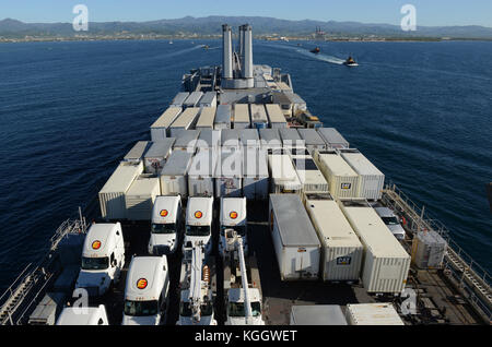 Military Sealift Command USNS Brittin kommt in den Hafen von Ponce, Puerto Rico, mit 53-Fuß-generator Anhänger und andere Verbrauchsmaterialien an November 3, 201 Stockfoto