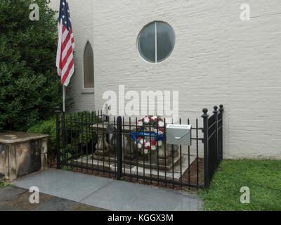 Grabmal des Unbekannten Soldaten der amerikanischen Revolution auf dem Friedhof Gräberfeld von den Alten Presbyterian Meeting House, Alexandria, USA. Stockfoto