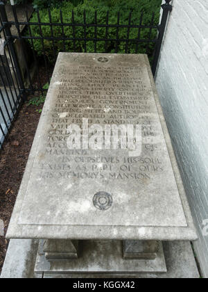 Grabmal des Unbekannten Soldaten der amerikanischen Revolution auf dem Friedhof Gräberfeld von den Alten Presbyterian Meeting House, Alexandria, USA. Stockfoto