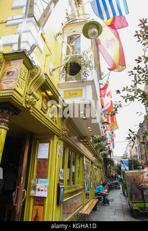 Die Oliver St John Gogarty Pub auf Temple Bar im Zentrum der Stadt, in der Stadt Dublin, Republik von Irland Stockfoto