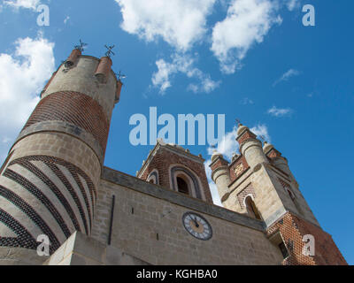 Riola, Italien - 2 November 2017: rocchetta mattei Schloss in riola, grizzana Morandi - Provinz Bologna Emilia Romagna, Italien Stockfoto