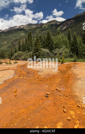 Bergbau Schadstoffe Gift die Animas River in der Nähe von Ouray, CO Stockfoto