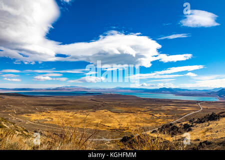 Von Mono Lake Vista Point entlang Kalifornien Highway 395 im östlichen Berge der Sierra Nevada. Stockfoto