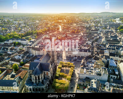 Luftaufnahme der charmanten Stadt namens Compiegne, Hauts-de-France, Frankreich Stockfoto