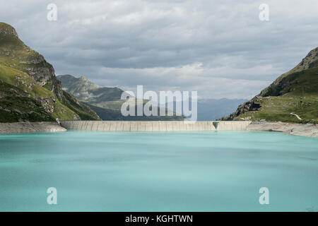 Künstlicher See und Wehr der Lac de Moiry in der Schweiz Stockfoto