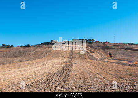 Eine Landschaft aus dem Dorf poggiorsini, Italien. poggiorsini war ein Lehen der Familie Orsini, die ihren Namen dem Land gegeben hat. Es ist die kleinste Stockfoto