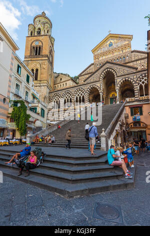 Amalfi, Italien - die ehrfürchtigen historischen Zentrum der touristischen Stadt in der Region Kampanien, Golf von Salerno, Süditalien. Stockfoto