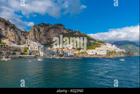 Amalfi, Italien - die ehrfürchtigen historischen Zentrum der touristischen Stadt in der Region Kampanien, Golf von Salerno, Süditalien. Stockfoto