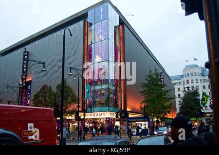 Weihnachtsschmuck bei Debenhams, Oxford Street, 2017, London, UK Stockfoto