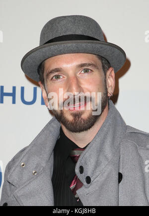 Los ANGELES, CA - 7. NOVEMBER: Gast, am 7. November 2017 auf Photo Op Für Hulus 'Obory Giant im The Theatre at Ace Hotel in Los Angeles, Kalifornien. Kredit: MediaPunch Inc/Alamy Live News Stockfoto