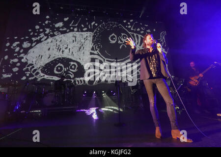 Hammersmith, London, Großbritannien. 08 Nov, 2017. Vater Johannes Misty (Real Name: josh Tillman) live auf der Bühne bei eventim Hammersmith Apollo in London. foto Datum: Mittwoch, 8. November 2017. Quelle: Roger Garfield/alamy leben Nachrichten Stockfoto