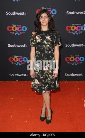 Hollywood, Ca. Nov. 2017. Sofía Espinosa, bei Der US-Premiere von Disney-Pixars "Coco" im El Capitan Theatre in Hollywood, Kalifornien am 8. November 2017. Kredit: Faye Sadou/Media Punch/Alamy Live News Stockfoto