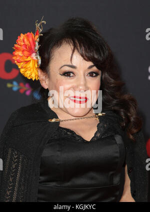 Hollywood, Ca. Nov. 2017. Selene Luna, bei Der US-Premiere von Disney-Pixars "Coco" im El Capitan Theatre in Hollywood, Kalifornien am 8. November 2017. Kredit: Faye Sadou/Media Punch/Alamy Live News Stockfoto