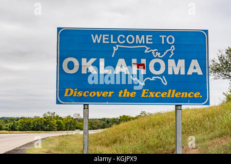 Willkommen Zeichen entlang der Autobahn zu Oklahoma Stockfoto