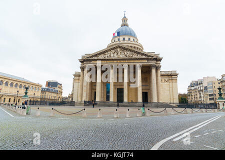 Vorderansicht des beeindruckenden Pantheon in Paris, Frankreich. Stockfoto