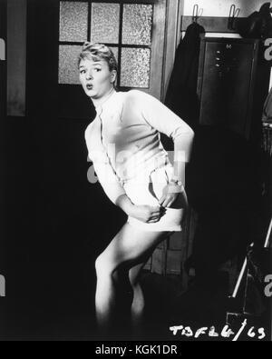 Auf Lehrer (1959), Joan Sims Stockfoto