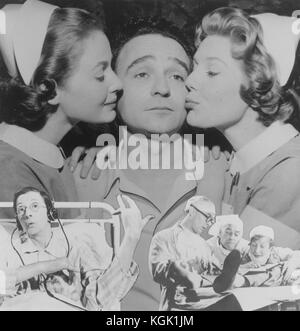 Auf Krankenschwester (1959), Kenneth Connor, Shirley Eaton Stockfoto