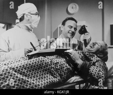 Auf Krankenschwester (1959), Kenneth Connor Stockfoto