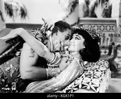 Carry on Cleo (1964), Sid James, Amanda Barrie Stockfoto