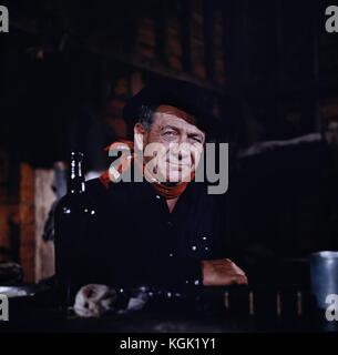 Weiter auf der Cowboy (1966), Sid James Stockfoto