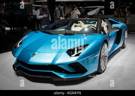 FRANKFURT, Deutschland - 12.September 2017: Neue 2018 Lamborghini Aventador S Roadster Sportwagen auf der Frankfurter Automobilausstellung IAA 2017 präsentiert. Stockfoto