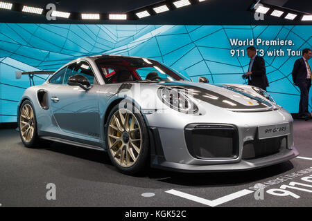 FRANKFURT, Deutschland - 12.SEPTEMBER 2017: 2018 Porsche 911 GT2 RS Sportwagen auf der Frankfurter Automobilausstellung IAA 2017 präsentiert. Stockfoto