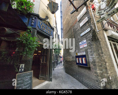 Wenig turnstyle (16. c) Gasse in Lincoln's Inn Fields, ursprünglich mit einem Turnstyle Rinder zu stoppen streunend in Holborn, es führt zu Stockfoto