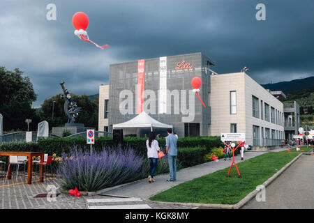 Eli Lilly company Hauptgebäude der italienischen Standort in Florenz, Italien. 140. Jahrestag Partei eröffnet für Arbeitnehmer, Familien. Stockfoto