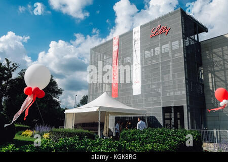 Eli Lilly company Hauptgebäude der italienischen Standort in Florenz, Italien. 140. Jahrestag Partei eröffnet für Arbeitnehmer, Familien. Stockfoto