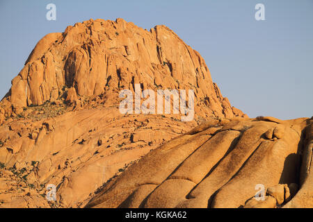 Blick auf die spitzkoppe Gipfel in Namibia, Afrika Stockfoto