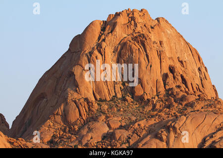 Blick auf die spitzkoppe Gipfel in Namibia Stockfoto