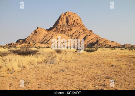 Blick auf die spitzkoppe Mountain, Namibia. Stockfoto