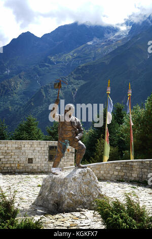 Namche Bazar, Nepal - 12. September 2017: Sherpa Tenzing Norgay Denkmal Statue, Everest Base Camp trek, Nepal Stockfoto