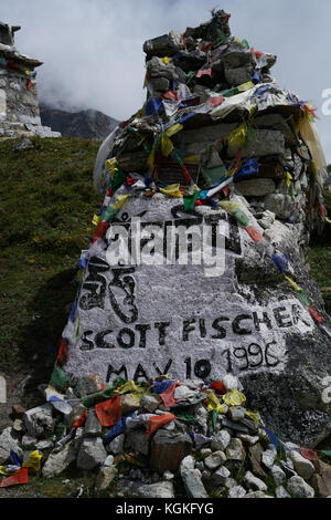 Everest Region, Nepal, 16. September 2017: Scott fischer Gedenkstein, Everest Base Camp trek ab von dingboche bis lobuche Stockfoto
