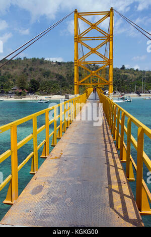 Gelbe Brücke von Nusa Lembongan, Nusa Ceningan, Bali, Indonesien Stockfoto