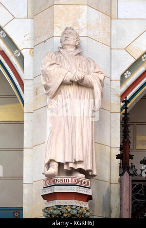 Statue Martin Luther, Schlosskirche, Lutherstadt Wittenberg, Sachsen-Anhalt, Deutschland Stockfoto