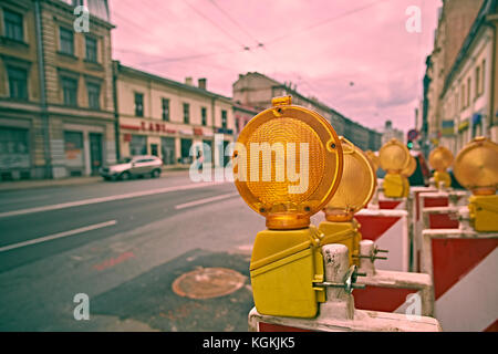 Gelbe Straße Arbeit Blinker close-up. Stockfoto