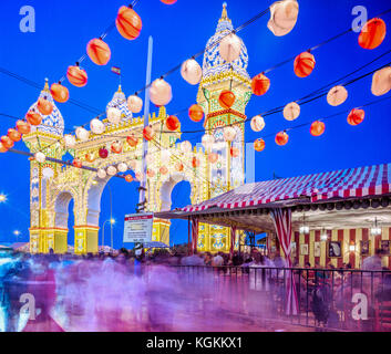 Portada de la Feria de Abril (April messe Gateway) 2014, Sevilla, Spanien Stockfoto