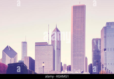 Farbe getonte Bild der Skyline von Chicago bei Sonnenuntergang, Illinois, USA. Stockfoto