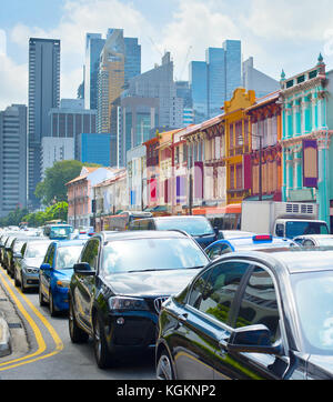 Stau auf einer belebten Straße von Singapur Chinatown Stockfoto
